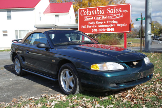 1994 FORD MUSTANG GT CONVERTIBLE V8 5 SPEED 27K ORIGINAL MILES GARAGE KEPT 1994 Ford Mustang GT Convertible 2-Door