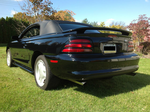 1994 Ford Mustang GT Convertible - photo 5