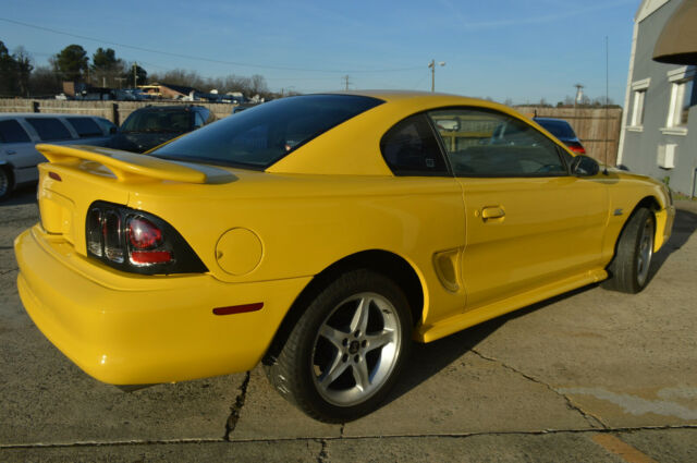 1994 Ford Mustang GT - photo 7
