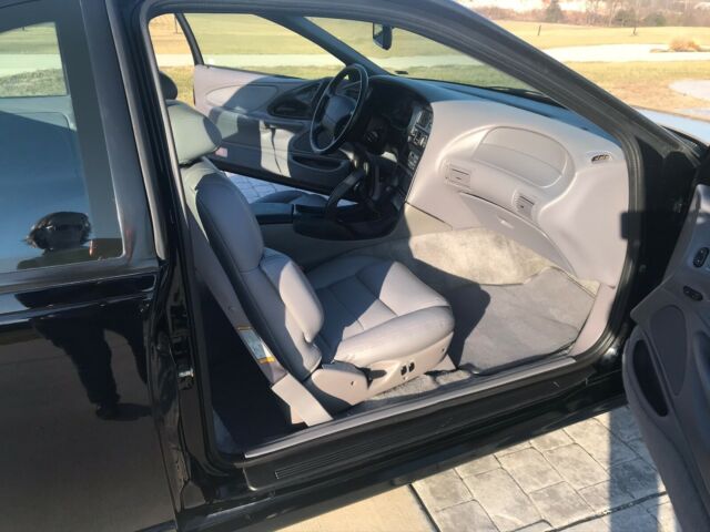 1994 Ford Thunderbird - photo 2