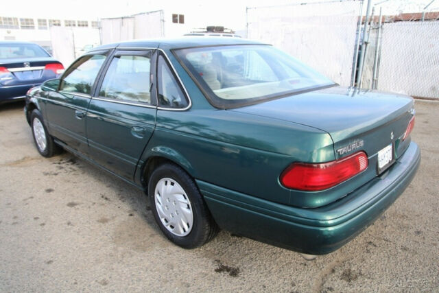 1994 Ford Taurus GL - photo 3