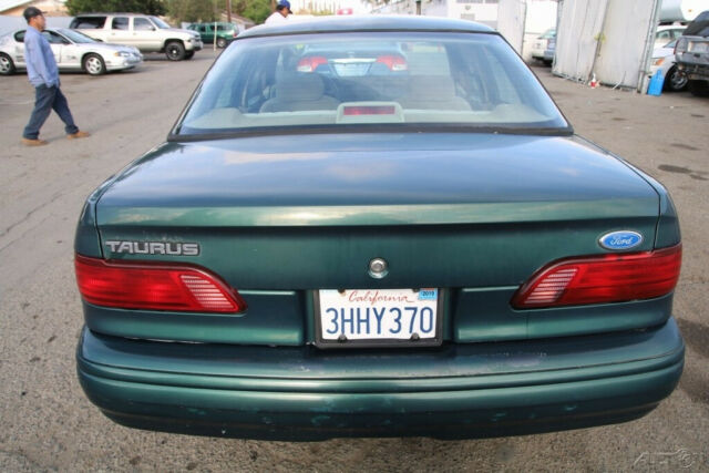 1994 Ford Taurus GL - photo 4
