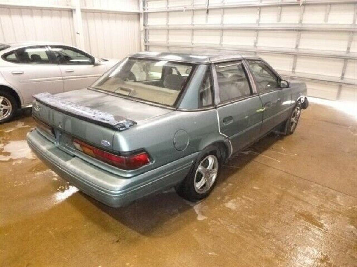 1994 Ford Tempo GL 4dr Sedan - photo 4
