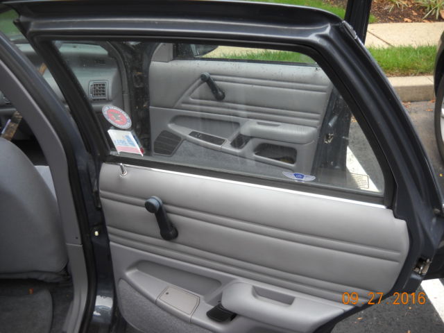 1994 Ford Tempo GL Sedan 4-Door - photo 5