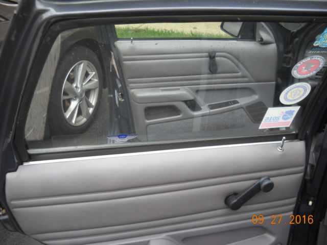 1994 Ford Tempo GL Sedan 4-Door - photo 7