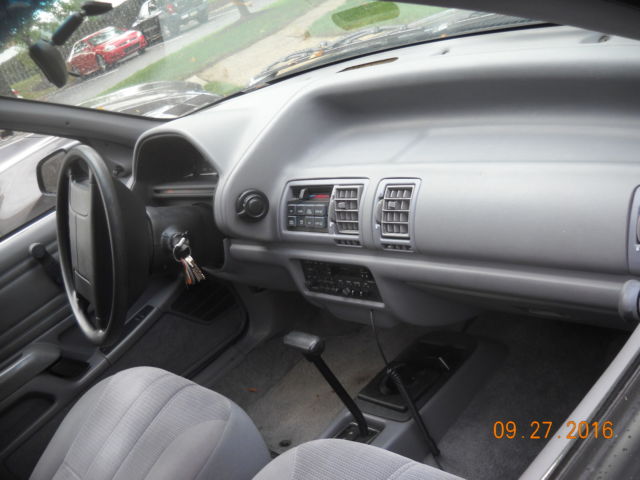 1994 Ford Tempo GL Sedan 4-Door - photo 8