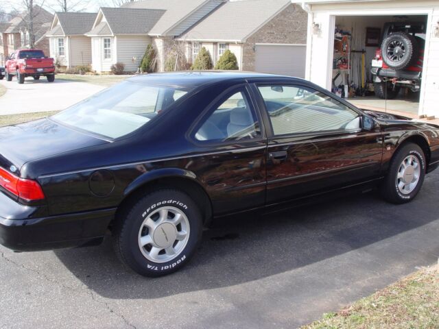 1994 Ford Thunderbird 11K Original Miles 4.6 L V8 1994 Ford Thunderbird Coupe