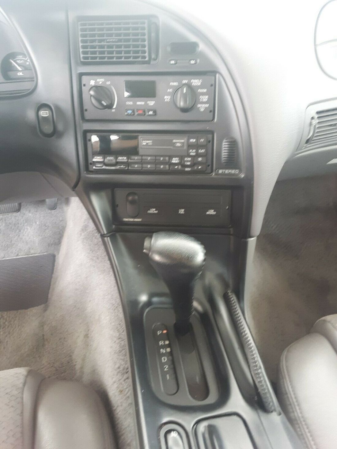 1994 Ford Thunderbird - photo 13