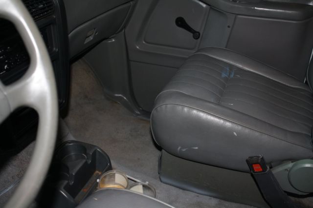 1994 Ford Aerostar - photo 11