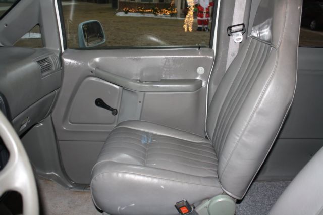 1994 Ford Aerostar - photo 12