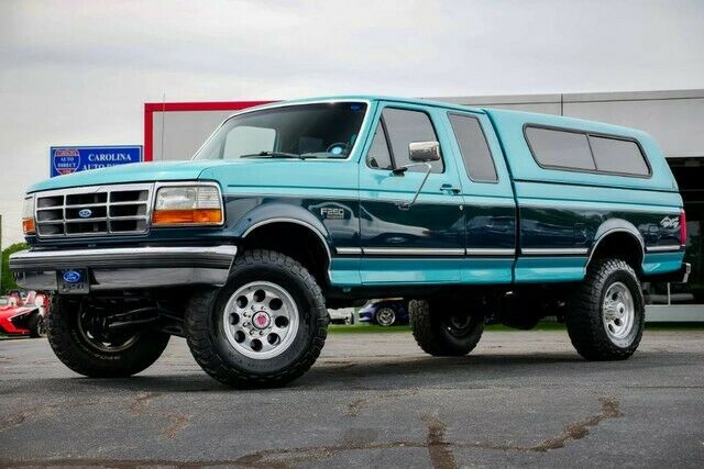 1994 Ford XLT *MANUAL* W/ Color-Matched LEER Camper Top 1994 Ford F-250