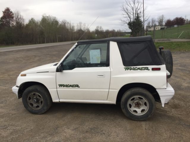1994 Geo TRACKER Base Convertible 2-Door