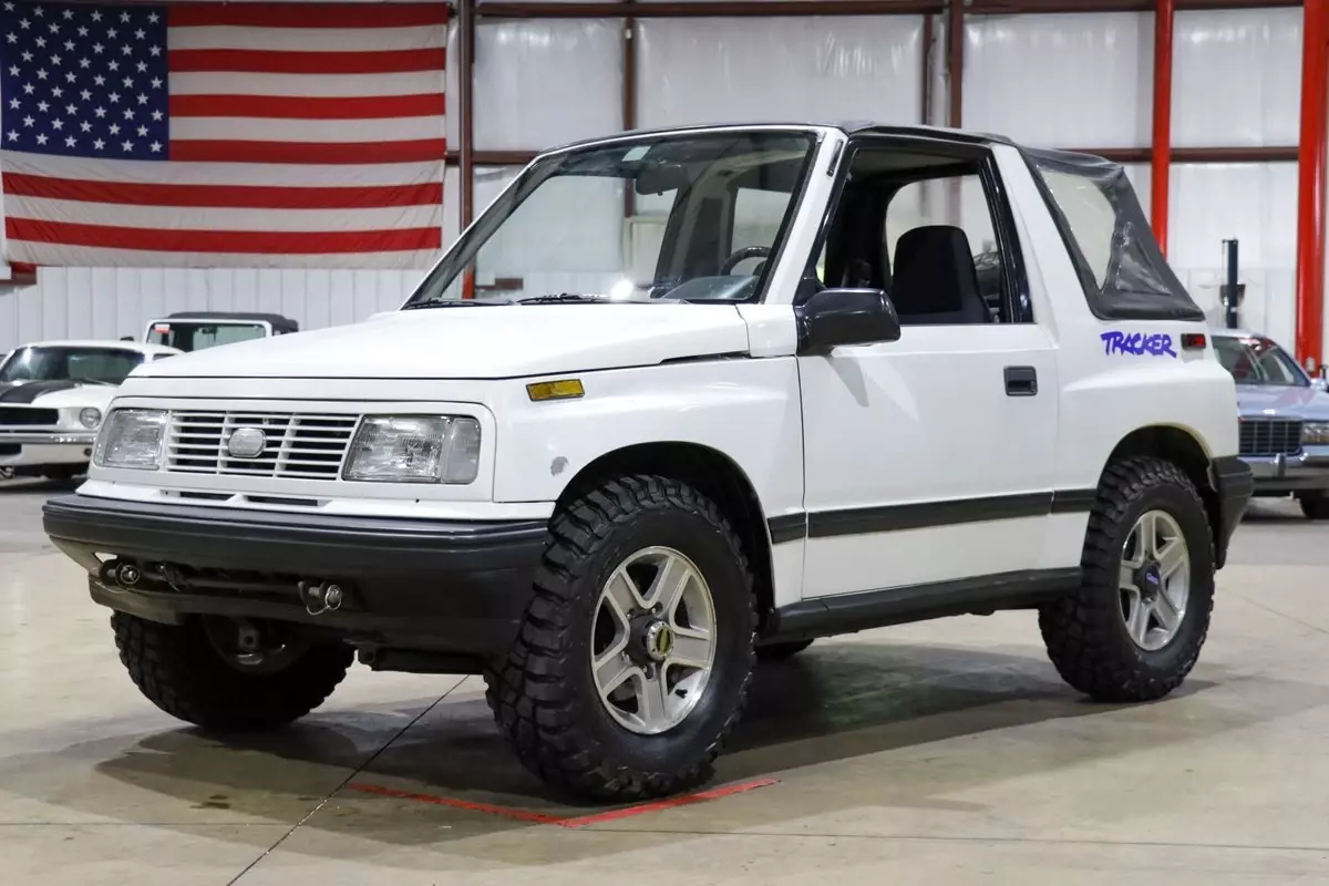 1994 Geo Tracker 4x4 107382 Miles White Coupe 1.6L I4 1994 Geo Tracker 4x4