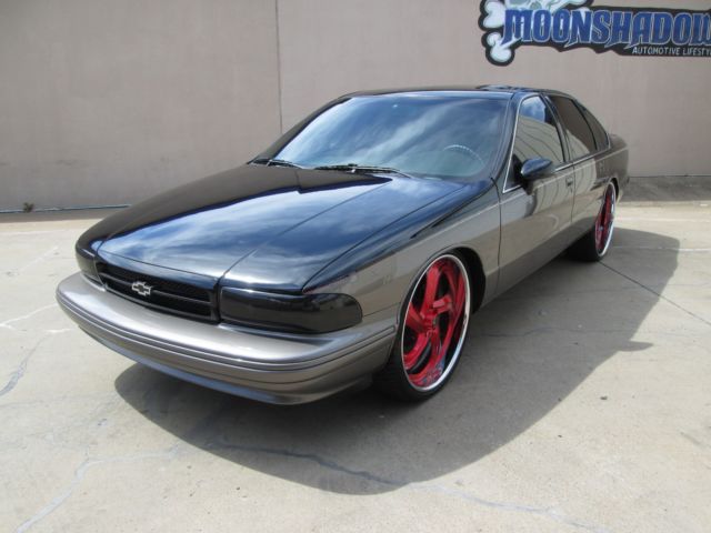 1994 Chevrolet Impala SS Sedan 4-Door - photo 2