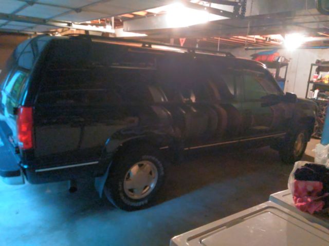 1994 GMC Suburban SLE - photo 2