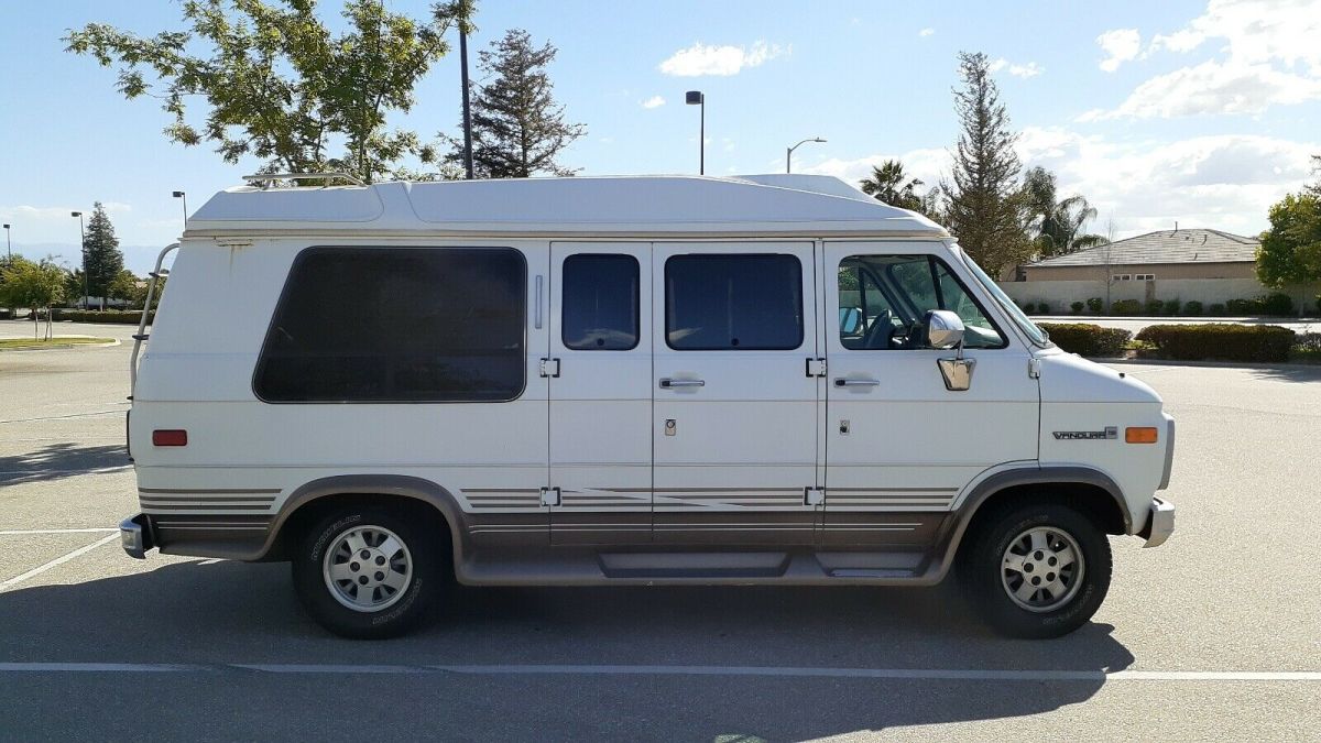 1994 GMC G2500 G2500 Vandura Choo Choo Customs - photo 4