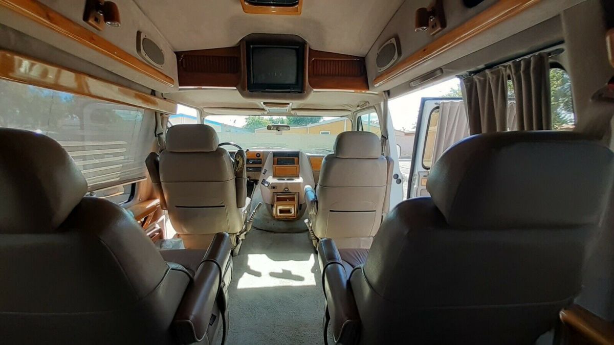1994 GMC G2500 G2500 Vandura Choo Choo Customs - photo 8