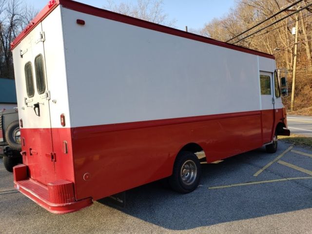 1994 GMC Grumman 16 foot P3500 Truck Aluminium Body Many uses contractor Lunch 1994 GMC P3500