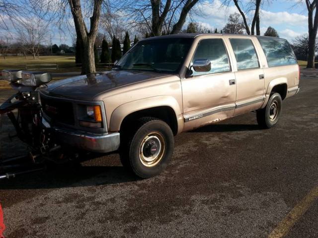 1994 GMC K2500 SUBURBAN SLE 4x4 5.7L ..SET UP FOR PLOW..ONLY 119k ORIGINAL MILES 1994 GMC Suburban SLE Sport Utility 4-Door