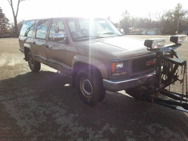 1994 GMC Suburban SLE Sport Utility 4-Door - photo 3