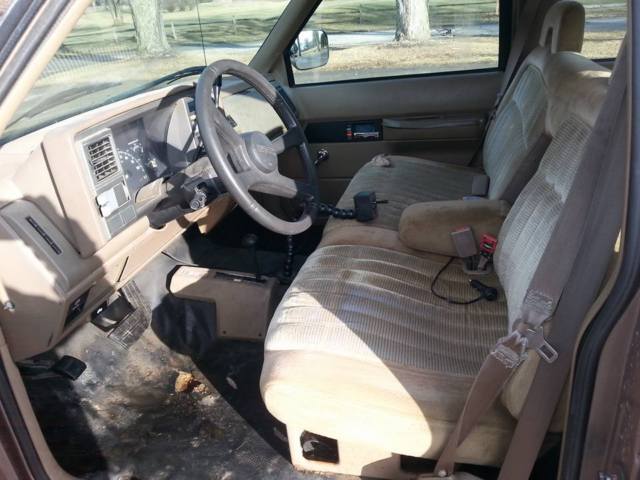 1994 GMC Suburban SLE Sport Utility 4-Door - photo 7