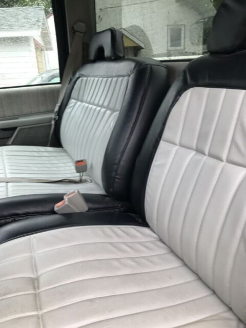 1994 GMC Sierra 1500 SLE 4WD Standard Cab LB - photo 8