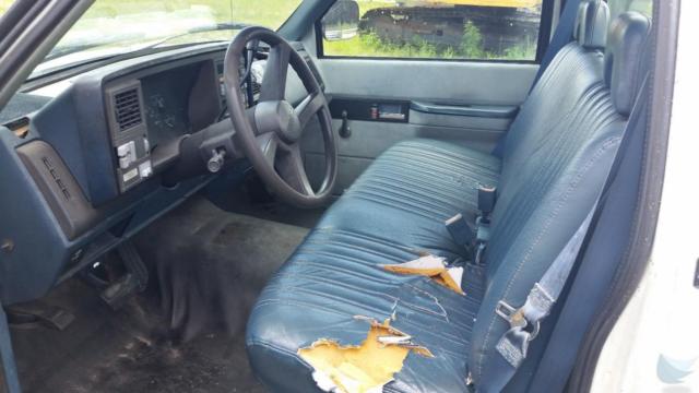 1994 GMC Sierra 1500 SL Reg. Cab 6.5-ft. Bed 2WD - photo 13