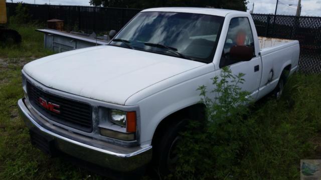 1994 GMC Sierra 1500 SL Reg. Cab 6.5-ft. Bed 2WD - photo 2
