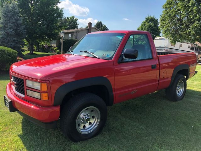 1994 GMC Sierra 1500 2-Door Pickup Truck - photo 2