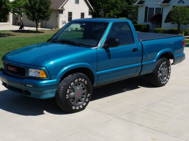 1994 GMC Sonoma 4x4 LOW MILES (80k); NO RESERVE 1994 GMC Sonoma