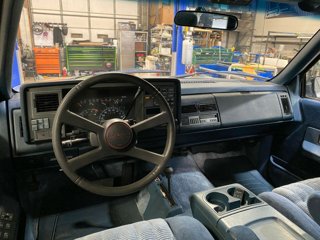 1994 GMC Suburban , K2500, 7.4L EFI V8, Auto, Nevada Rust Free - photo 11