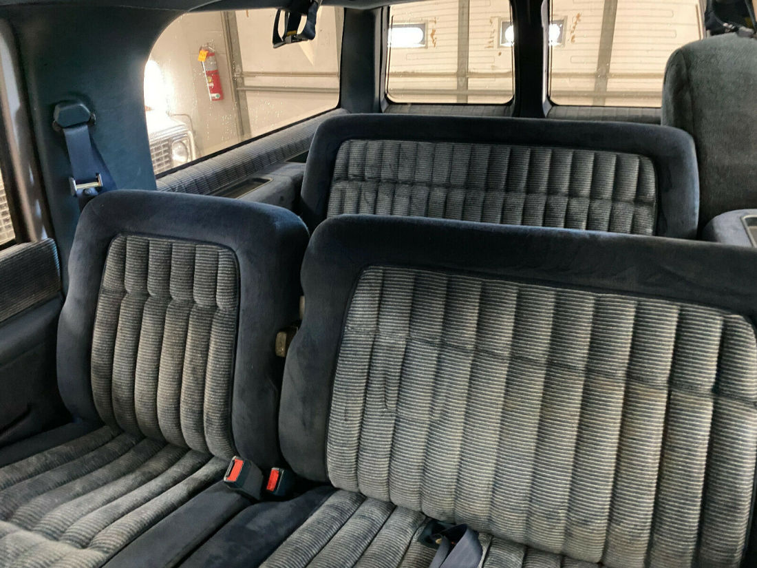 1994 GMC Suburban , K2500, 7.4L EFI V8, Auto, Nevada Rust Free - photo 12
