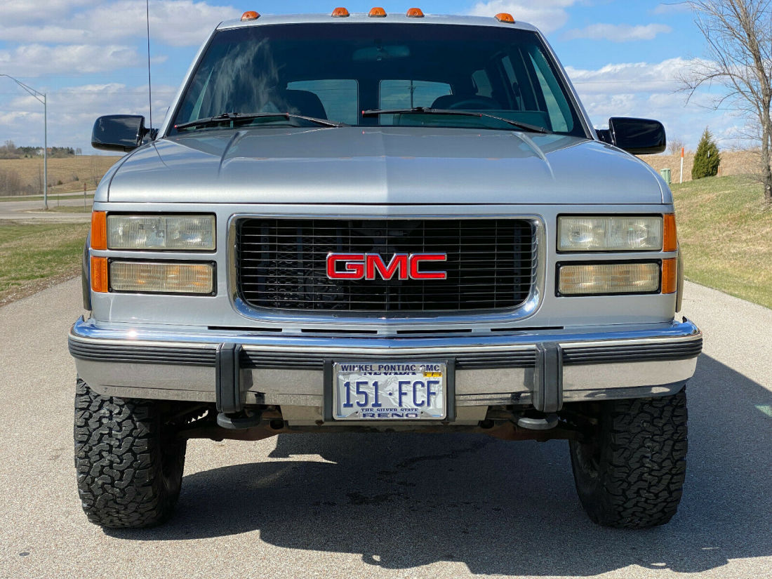 1994 GMC Suburban , K2500, 7.4L EFI V8, Auto, Nevada Rust Free - photo 2