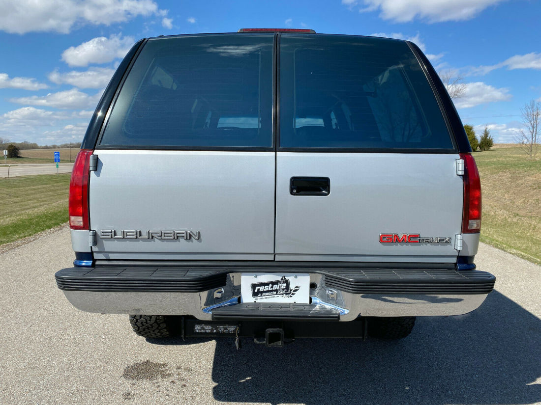 1994 GMC Suburban , K2500, 7.4L EFI V8, Auto, Nevada Rust Free - photo 5