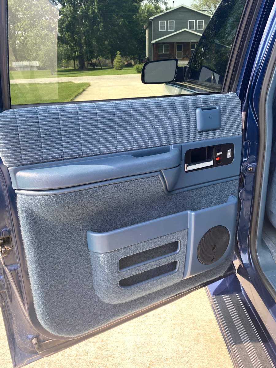 1994 GMC Suburban SLE - photo 13