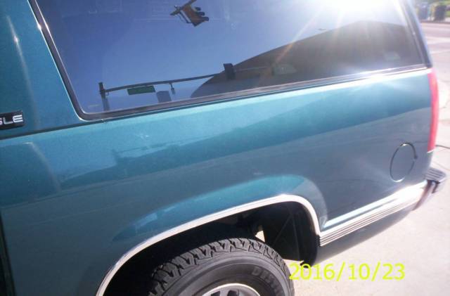 1994 GMC Suburban SLE - photo 4