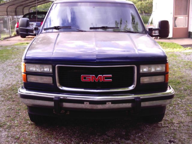1994 GMC Suburban SLE