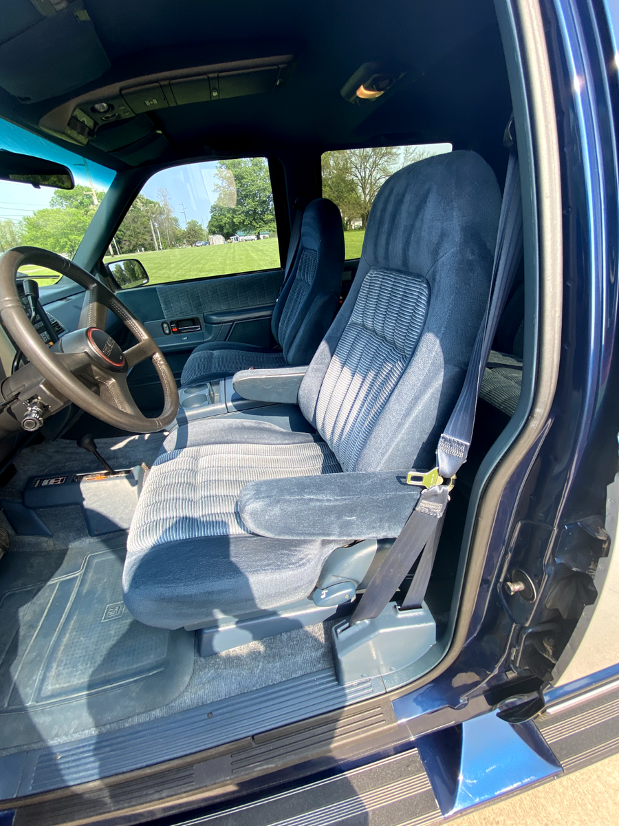 1994 GMC Suburban SLE - photo 7