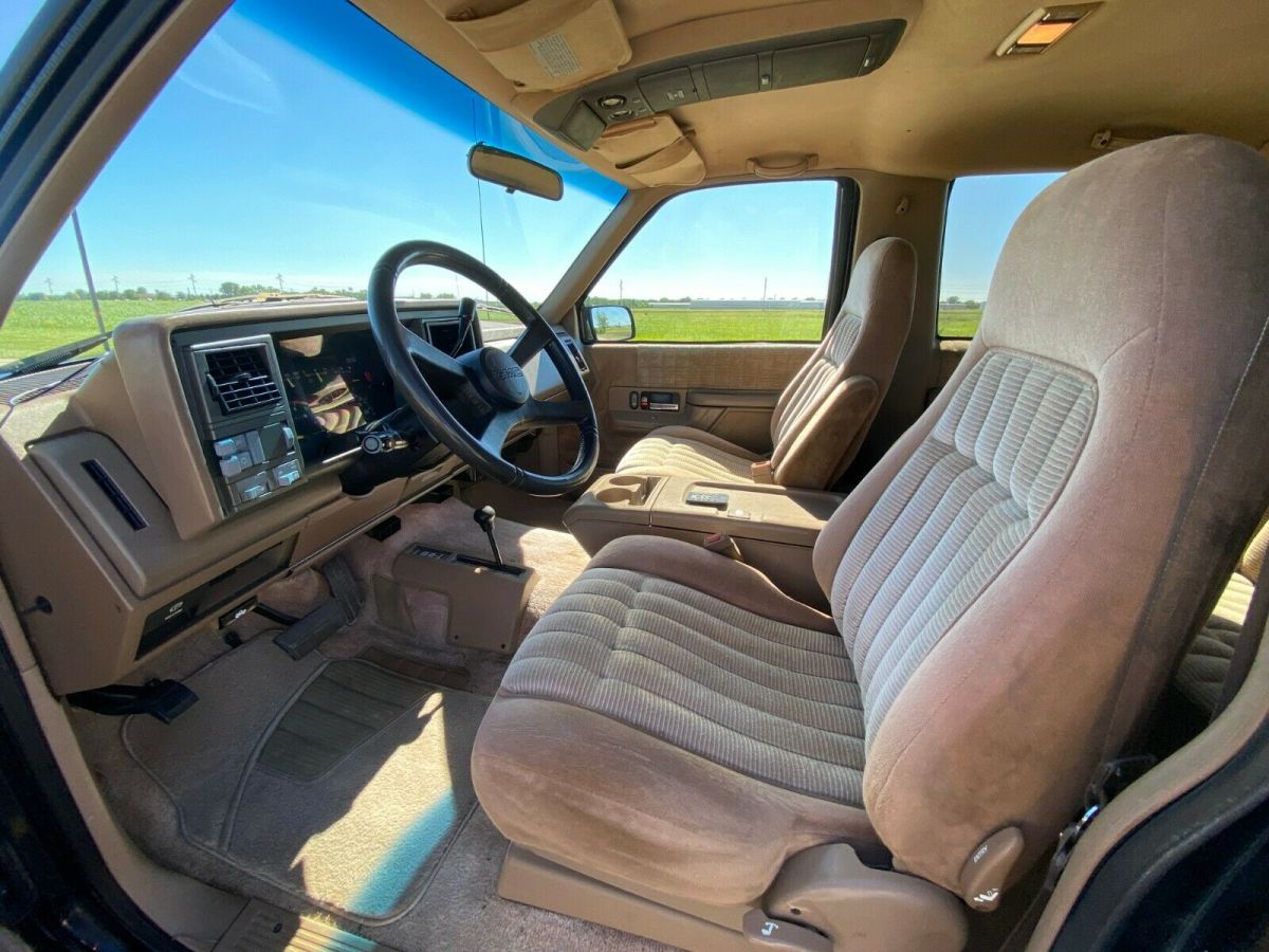1994 GMC Yukon Sport Utility - photo 5