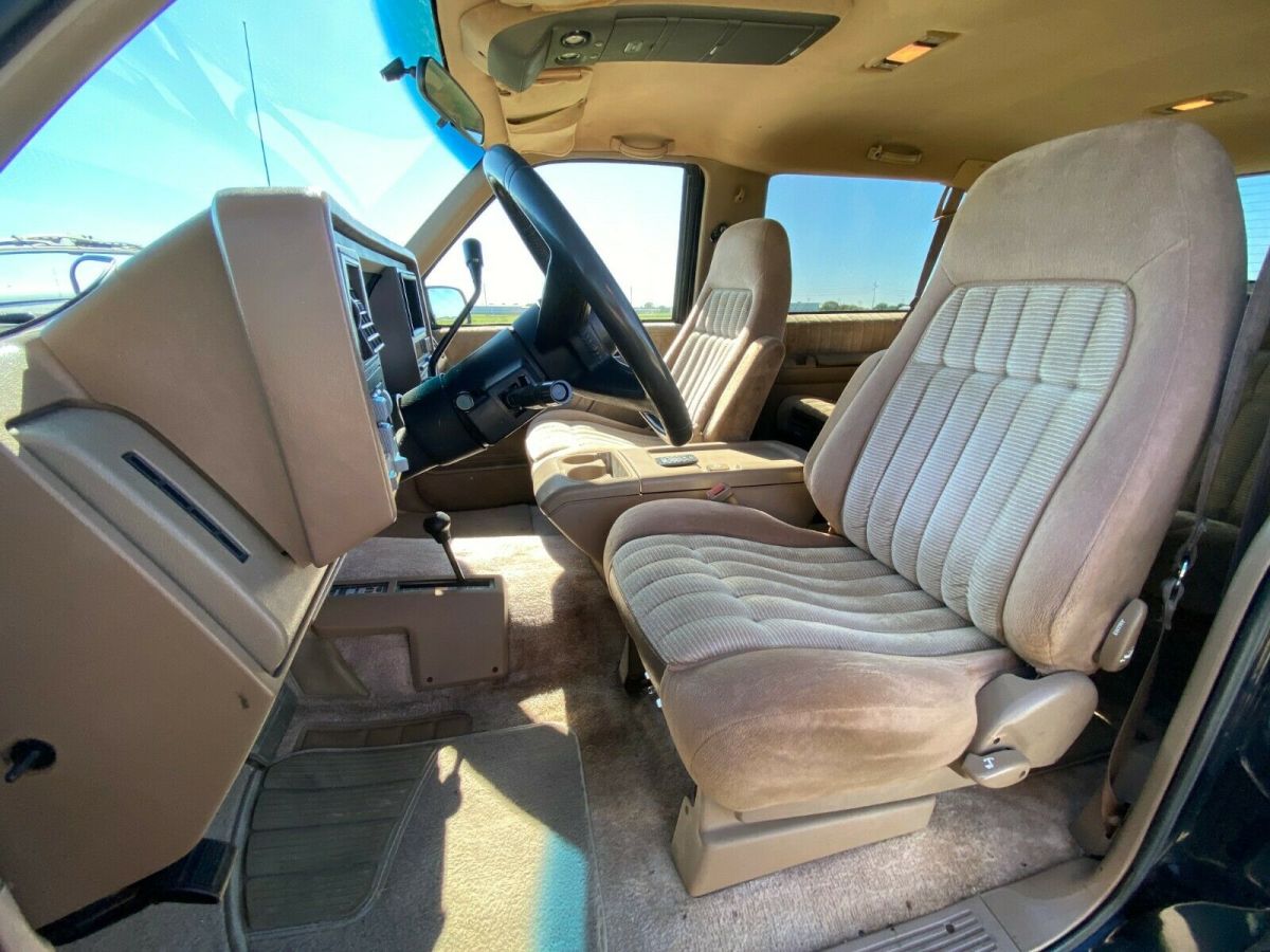 1994 GMC Yukon Sport Utility - photo 6