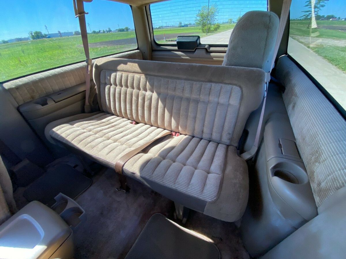 1994 GMC Yukon Sport Utility - photo 7