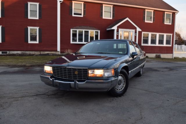 1994 Green Cadillac Fleetwood 1994 Cadillac Fleetwood Brougham