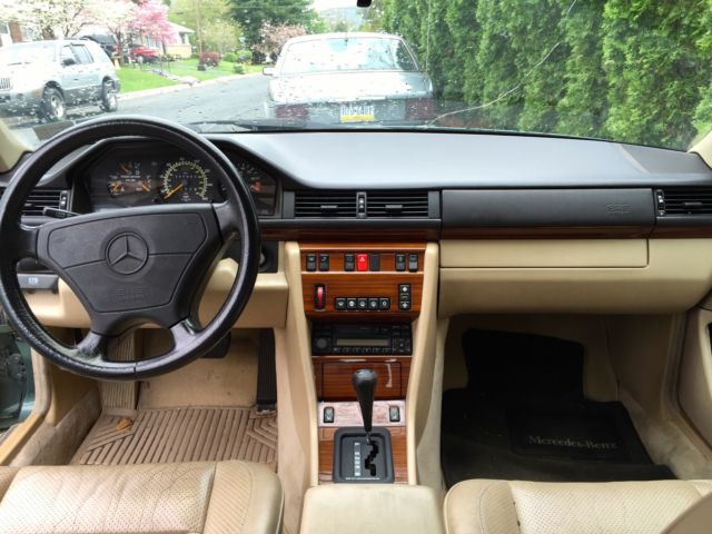 1994 Mercedes-Benz E-Class 320 4 door - photo 2