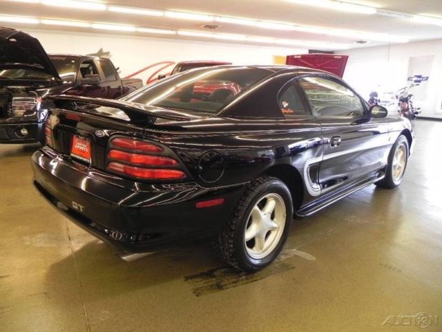 1994 Ford Mustang GT - photo 8
