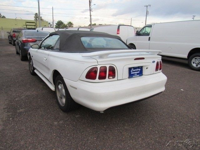 1994 Ford Mustang GT - photo 3