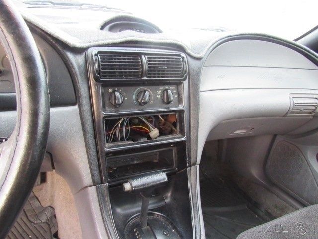 1994 Ford Mustang GT - photo 8