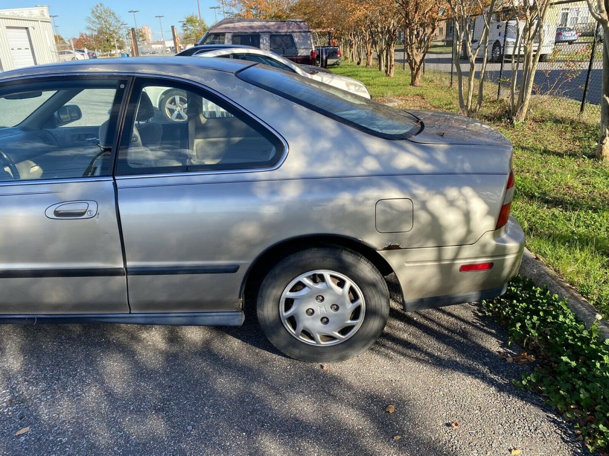 1994 Honda Accord LX - photo 4