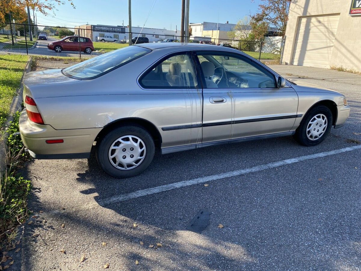 1994 Honda Accord LX - photo 6