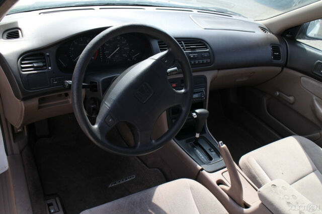 1994 Honda Accord DX - photo 11