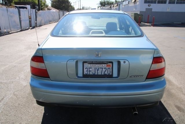 1994 Honda Accord DX - photo 4